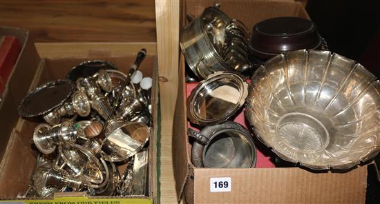 A quantity of plated wares